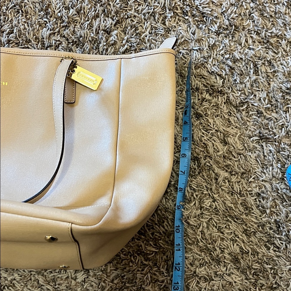 Coach Cream Leather Tote Bag - Picture 8 of 14